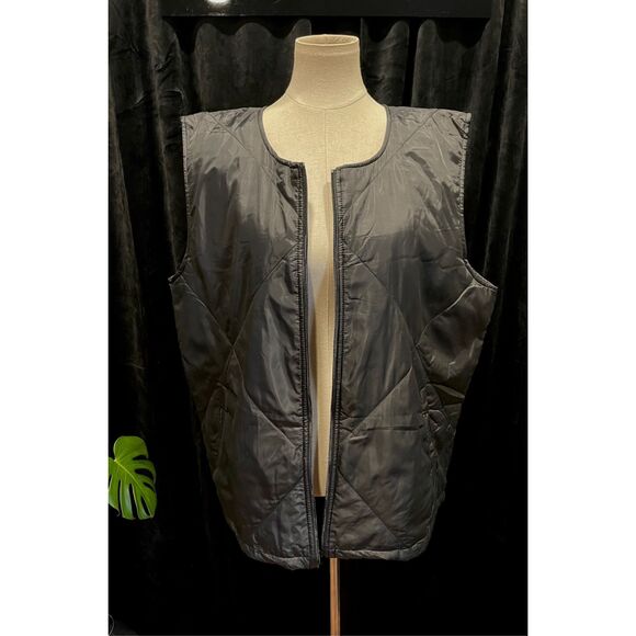 Socialite Black Vest - Picture 7 of 16